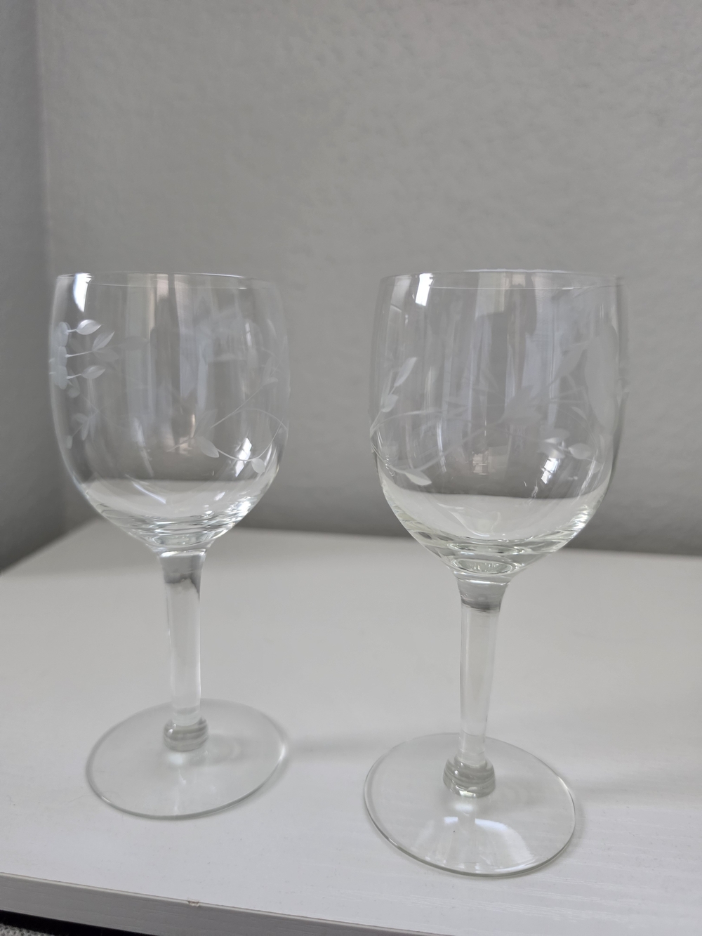 Princess House Heritage Clear Etched Wine Glasses (Set of 2)